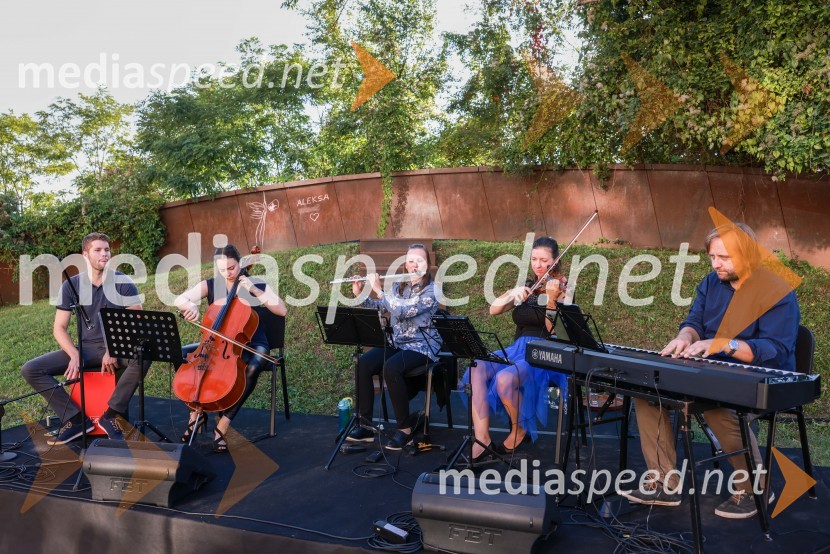 Kranjska dolga miza 2023