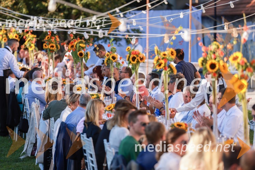 Kranjska dolga miza 2023