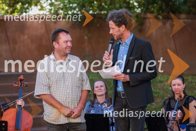  ... ;  Toni Cahunek, igralec, novinarKranjska dolga miza 2023