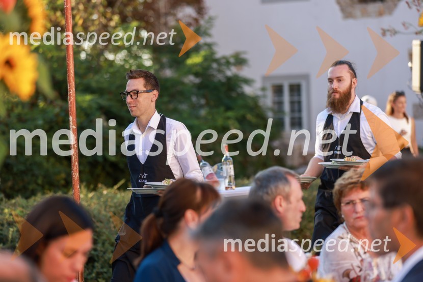 Kranjska dolga miza 2023