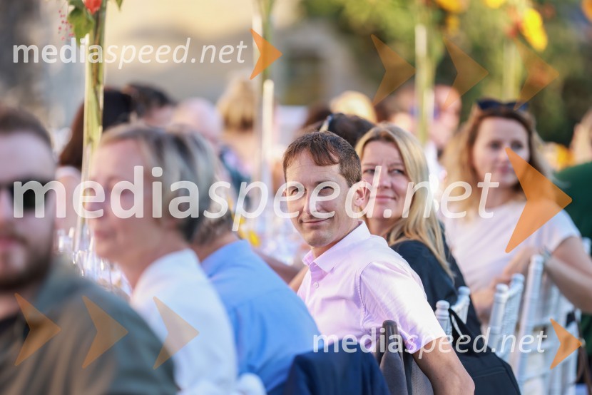 Kranjska dolga miza 2023