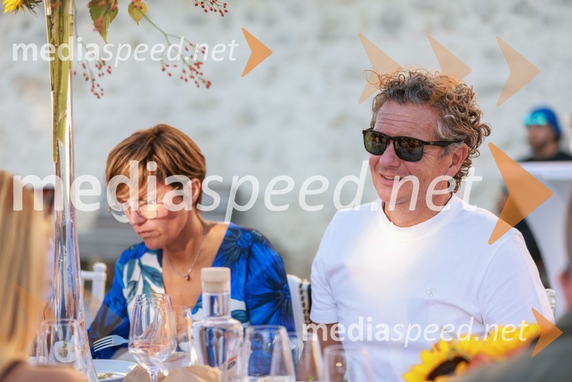 Kranjska dolga miza 2023