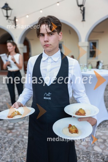 Kranjska dolga miza 2023