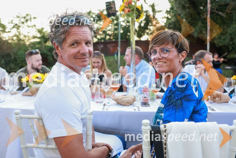 Kranjska dolga miza 2023