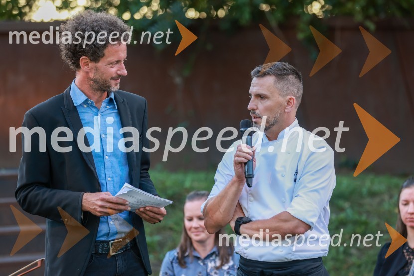  Toni Cahunek, igralec, novinar;  Igor Jagodic, kuharski mojster, restavracija StrelecKranjska dolga miza 2023