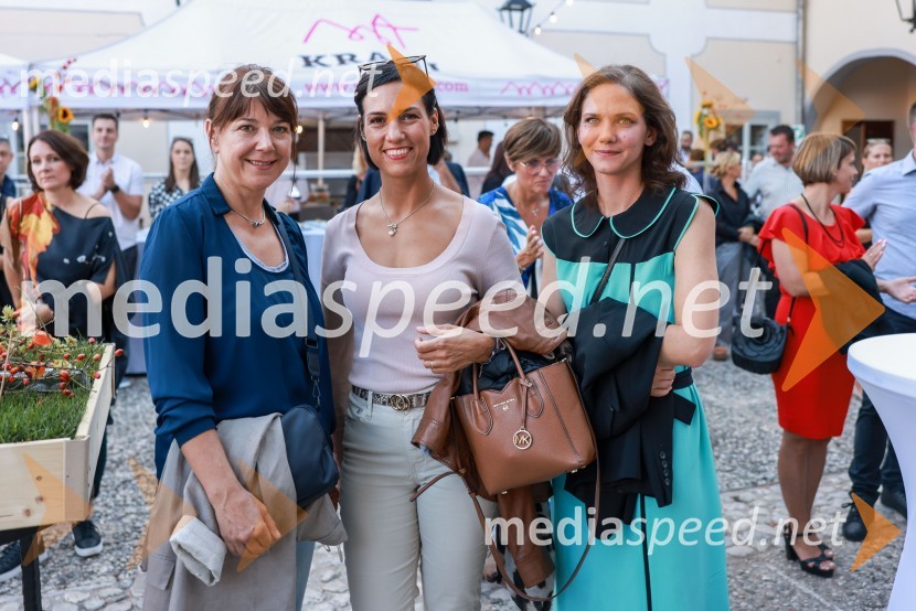  ... ;  Zala Andrina Razinger, Riko Ribnica, asistentka v PR;  ... Kranjska dolga miza 2023