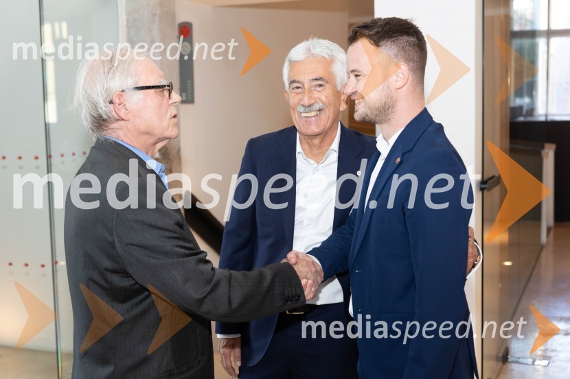  ... ;  Rajko Kotnik, poslovni direktor Cankarjevega doma;  Andrej Omerzel, univ. dipl. prav.Katalonski nacionalni dan La Diada združen z dobrodelno prireditvijo »OBJEM«