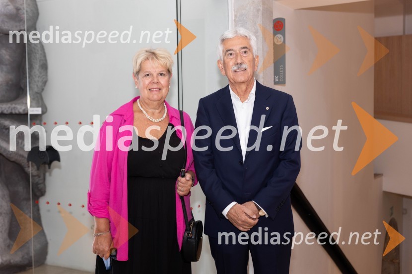  Irena  Butoln, germanistka;  Rajko Kotnik, poslovni direktor Cankarjevega doma, dosedanji predsednik Lions kluba Ljubljana RožnikKatalonski nacionalni dan La Diada združen z dobrodelno prireditvijo »OBJEM«