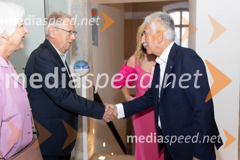  ... ;  Marjan Šetinc, bivši veleposlanik Republike Slovenije v Združenem kraljestvu Velike Britanije in Severne Irske;  Rajko Kotnik, poslovni direktor Cankarjevega doma, dosedanji predsednik Lions kluba Ljubljana RožnikKatalonski nacionalni dan La Diada združen z dobrodelno prireditvijo »OBJEM«