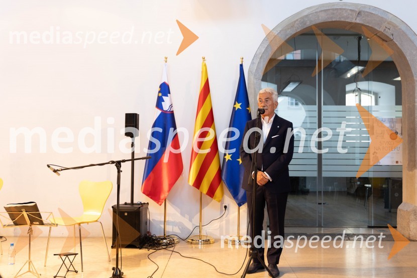  Rajko Kotnik, poslovni direktor Cankarjevega doma, dosedanji predsednik Lions kluba Ljubljana RožnikKatalonski nacionalni dan La Diada združen z dobrodelno prireditvijo »OBJEM«