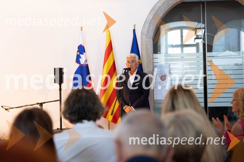  Rajko Kotnik, poslovni direktor Cankarjevega doma, dosedanji predsednik Lions kluba Ljubljana RožnikKatalonski nacionalni dan La Diada združen z dobrodelno prireditvijo »OBJEM«