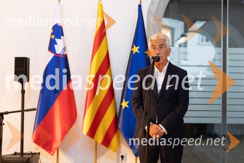  Rajko Kotnik, poslovni direktor Cankarjevega doma, dosedanji predsednik Lions kluba Ljubljana RožnikKatalonski nacionalni dan La Diada združen z dobrodelno prireditvijo »OBJEM«