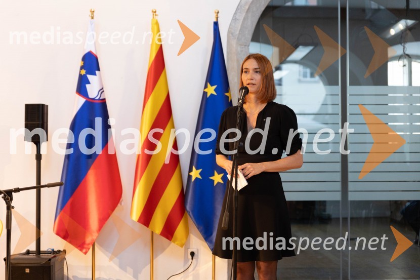  Krystyna Schreiber, predstavnica Vlade Katalonije za države srednje EvropeKatalonski nacionalni dan La Diada združen z dobrodelno prireditvijo »OBJEM«