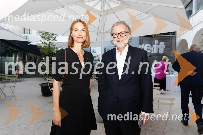  Krystyna Schreiber, predstavnica Vlade Katalonije za države srednje Evrope;  Juan Arístegui Laborde, veleposlanik Kraljevine ŠpanijeKatalonski nacionalni dan La Diada združen z dobrodelno prireditvijo »OBJEM«