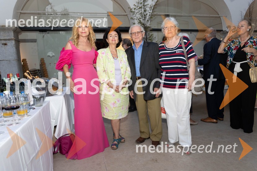  Darja Kuhar Kotnik, soustanoviteljica in podpredsednica Društva za zdravje naroda; prof. Tatjanca  Lesjak - Klun;  Lovro Sodja, novinar;  Jana SodjaKatalonski nacionalni dan La Diada združen z dobrodelno prireditvijo »OBJEM«