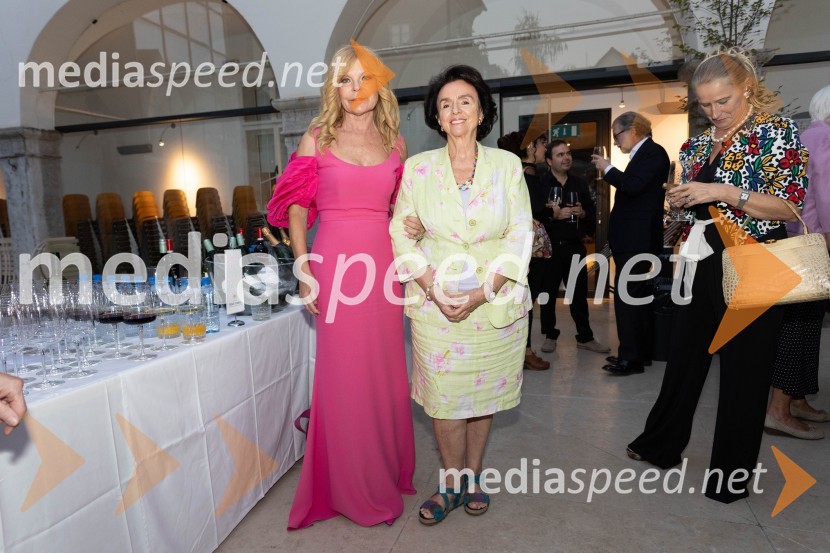  Darja Kuhar Kotnik, soustanoviteljica in podpredsednica Društva za zdravje naroda; prof. Tatjanca  Lesjak - KlunKatalonski nacionalni dan La Diada združen z dobrodelno prireditvijo »OBJEM«