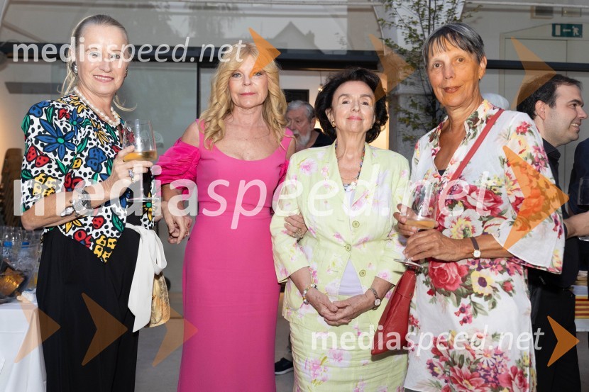  Katjuša Rojac, galeristka;  Darja Kuhar Kotnik, soustanoviteljica in podpredsednica Društva za zdravje naroda; prof. Tatjanca  Lesjak - Klun;  Nataša Stergar, prof.Katalonski nacionalni dan La Diada združen z dobrodelno prireditvijo »OBJEM«