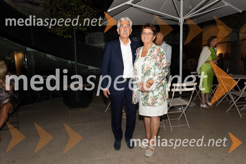  Rajko Kotnik, poslovni direktor Cankarjevega doma, dosedanji predsednik Lions kluba Ljubljana Rožnik;  Dunja Bohorič, predsednica odbora za SILA Bazar in članica Lions kluba LjubljanaKatalonski nacionalni dan La Diada združen z dobrodelno prireditvijo »OBJEM«