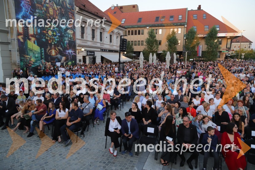 Balet pod zvezdami: Carmina Burana na Glavnem trgu v Mariboru