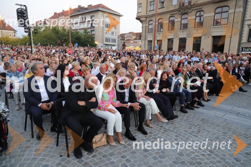 Balet pod zvezdami: Carmina Burana na Glavnem trgu v Mariboru