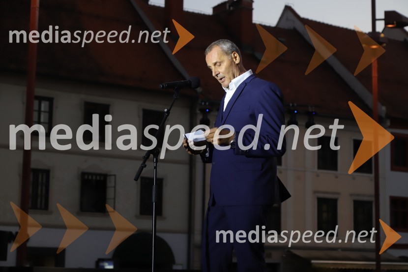 Balet pod zvezdami: Carmina Burana na Glavnem trgu v Mariboru