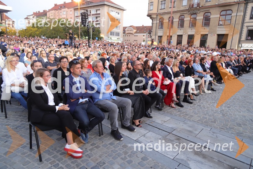 Balet pod zvezdami: Carmina Burana na Glavnem trgu v Mariboru