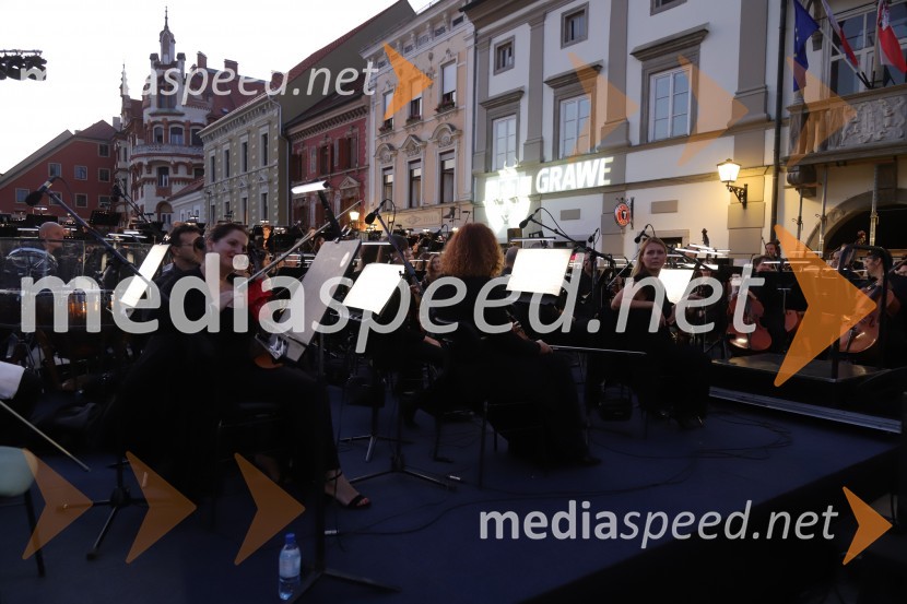 Balet pod zvezdami: Carmina Burana na Glavnem trgu v Mariboru