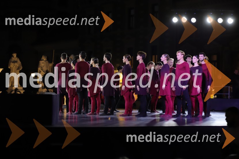 Balet pod zvezdami: Carmina Burana na Glavnem trgu v Mariboru