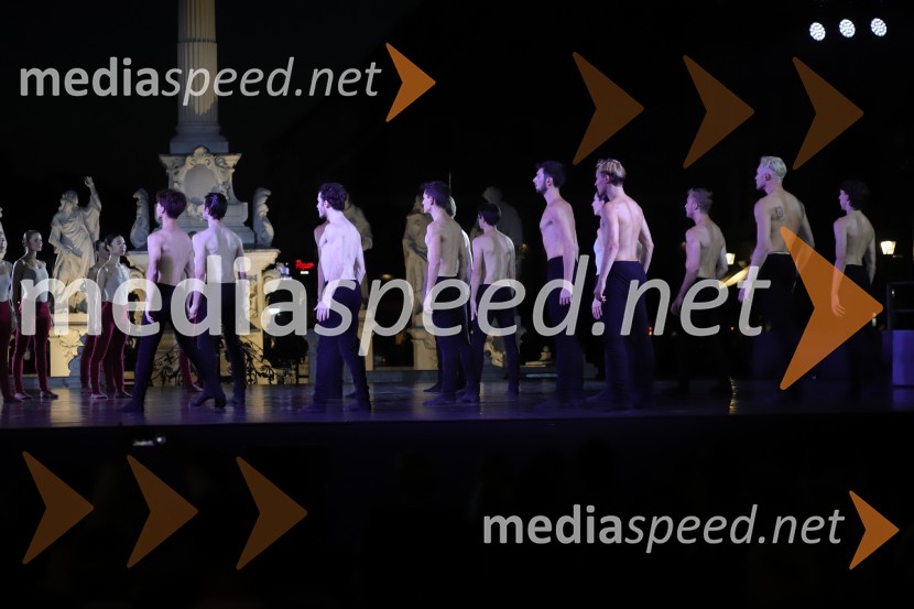 Balet pod zvezdami: Carmina Burana na Glavnem trgu v Mariboru