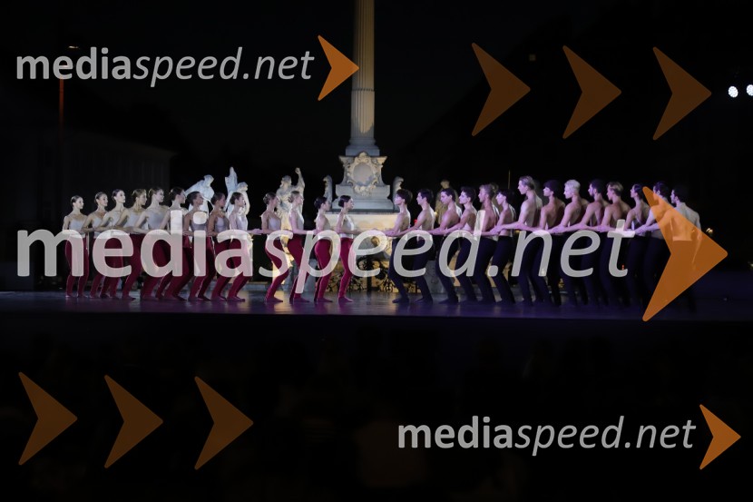 Balet pod zvezdami: Carmina Burana na Glavnem trgu v Mariboru