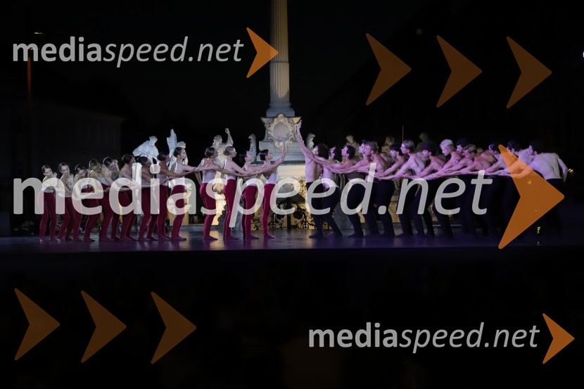 Balet pod zvezdami: Carmina Burana na Glavnem trgu v Mariboru