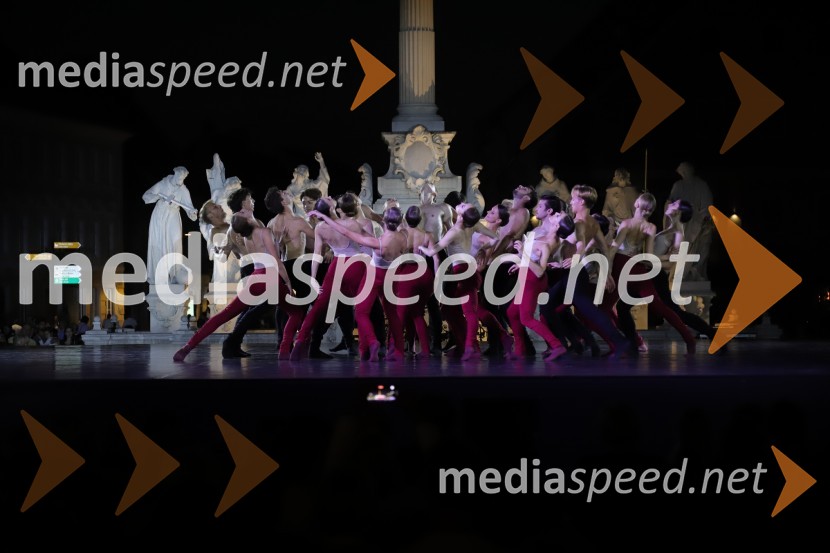 Balet pod zvezdami: Carmina Burana na Glavnem trgu v Mariboru