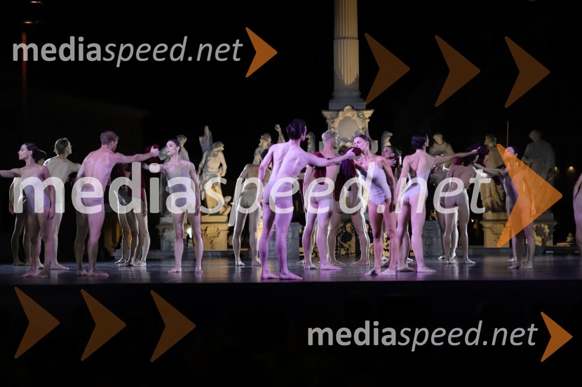 Balet pod zvezdami: Carmina Burana na Glavnem trgu v Mariboru