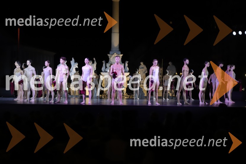 Balet pod zvezdami: Carmina Burana na Glavnem trgu v Mariboru