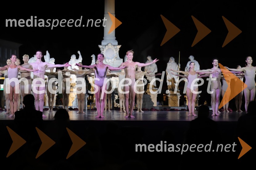 Balet pod zvezdami: Carmina Burana na Glavnem trgu v Mariboru