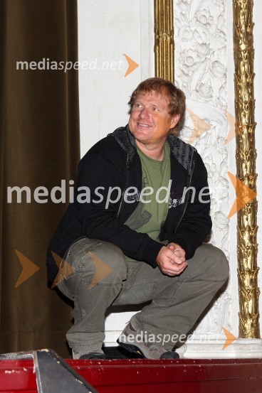 Umrl je legendarni radijski voditelj Sašo Hribar