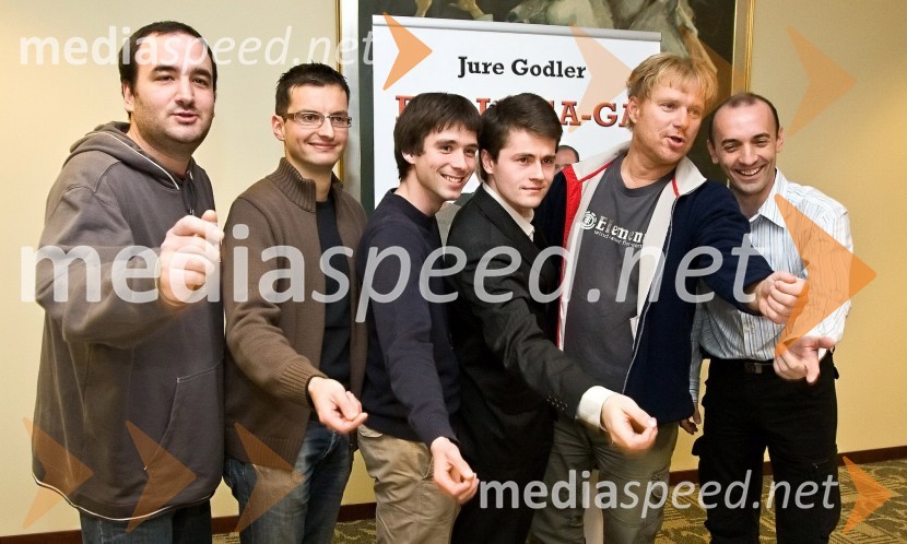 Umrl je legendarni radijski voditelj Sašo Hribar