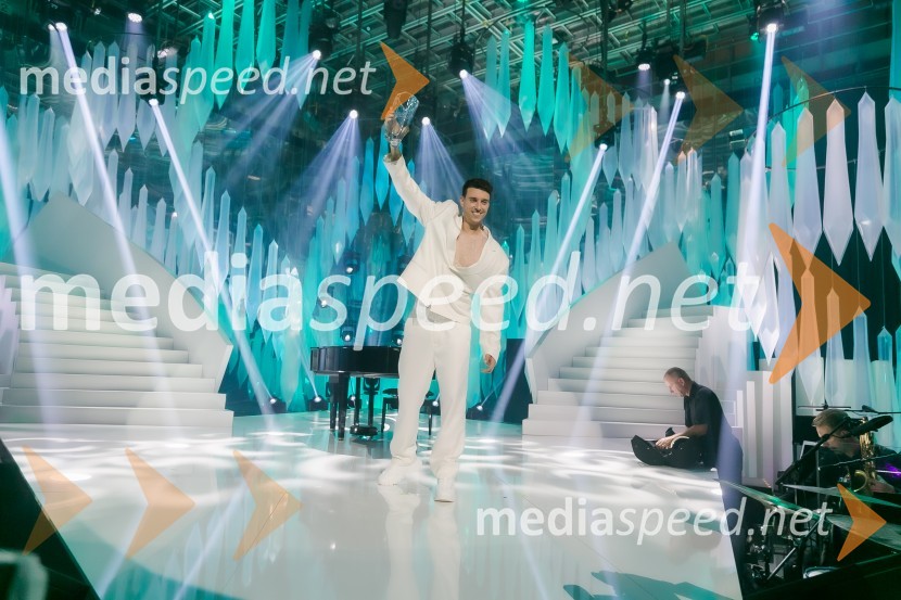 Slovo poletju s koncertom Ansambla Unikat v Citycentru Celje