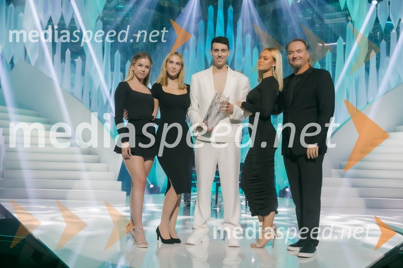 Slovo poletju s koncertom Ansambla Unikat v Citycentru Celje