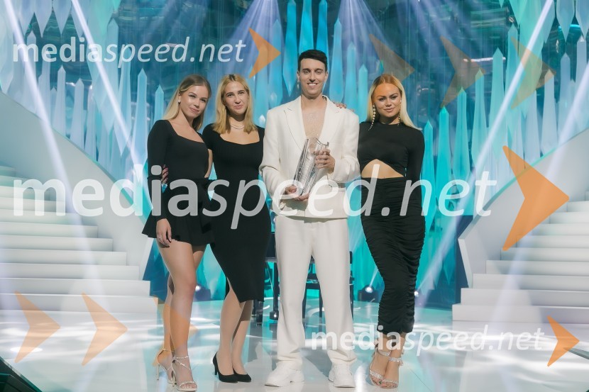 Slovo poletju s koncertom Ansambla Unikat v Citycentru Celje