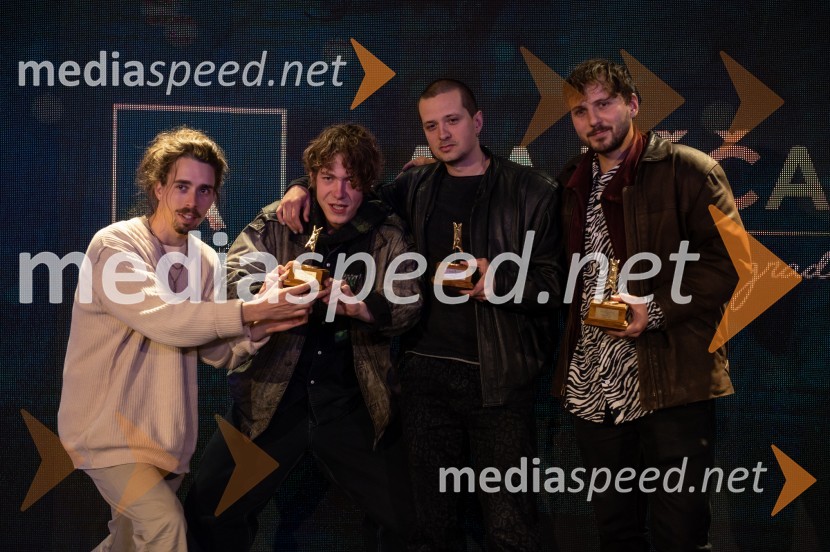  Tomaž Zupančič, glasbena skupina MRFY;  Lenart Merlin, glasbena skupina MRFY;  Gregor  Strasbergar, glasbena skupina MRFY;  Rok  Klobučar, glasbena skupina MRFYFrišno/Fresh  2023: Katera bo Naj nova slovenska skladba zadnjega leta?