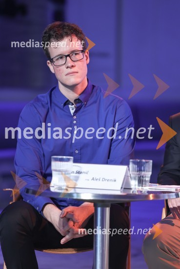  Urban Stanič, pianistCankarjev dom predstavil repertoar sezone 2023/24