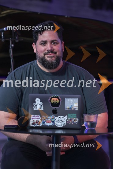  Boštjan Gorenc - Pižama, pisatelj, prevajalec, stand up komikCankarjev dom predstavil repertoar sezone 2023/24