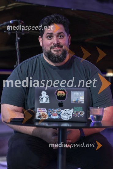  Boštjan Gorenc - Pižama, pisatelj, prevajalec, stand up komikCankarjev dom predstavil repertoar sezone 2023/24