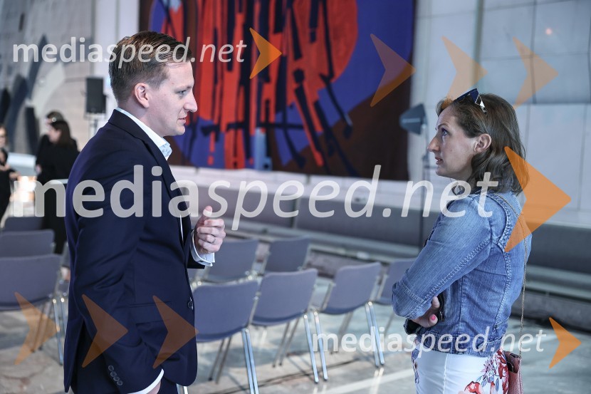  Nejc Avbelj, pomočnik direktorja za področje poslovanja v Slovenski filharmoniji;  Katja Ogrin, kustosinja, Cankarjev domCankarjev dom predstavil repertoar sezone 2023/24