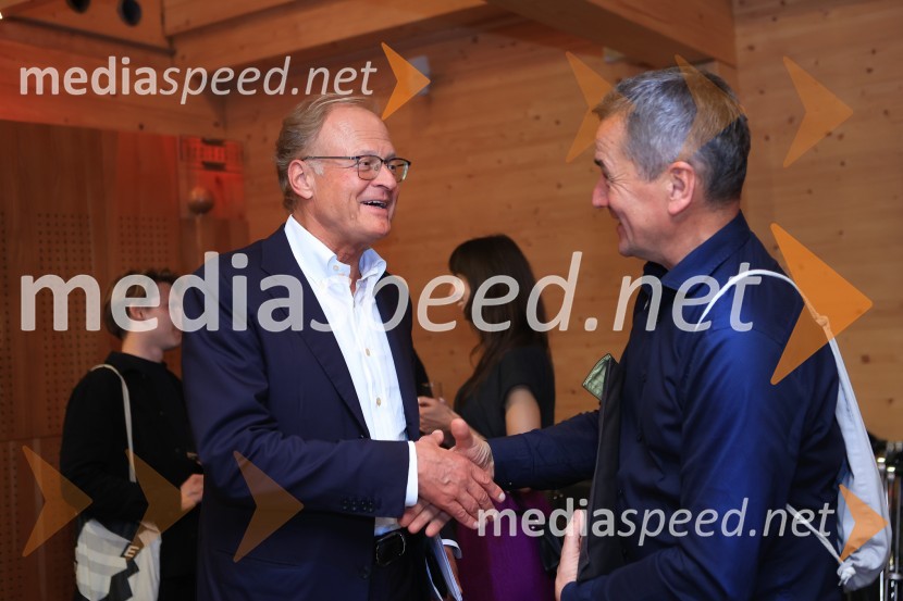 Dr. Alenka Zupančič gostja v skednju Škrabčeve domačije