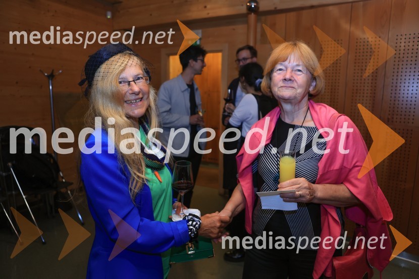 Dr. Alenka Zupančič gostja v skednju Škrabčeve domačije