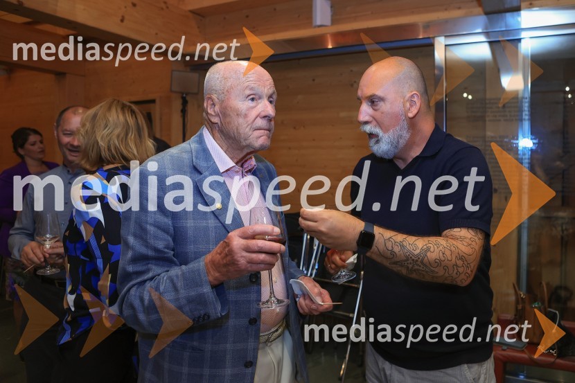 Dr. Alenka Zupančič gostja v skednju Škrabčeve domačije