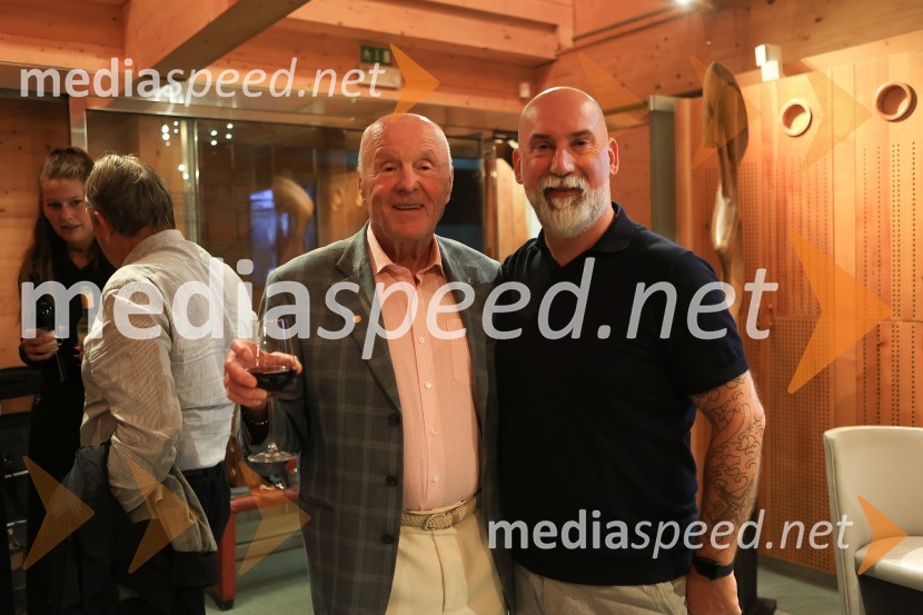 Dr. Alenka Zupančič gostja v skednju Škrabčeve domačije