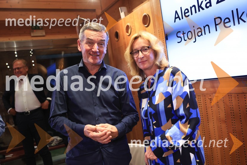 Dr. Alenka Zupančič gostja v skednju Škrabčeve domačije